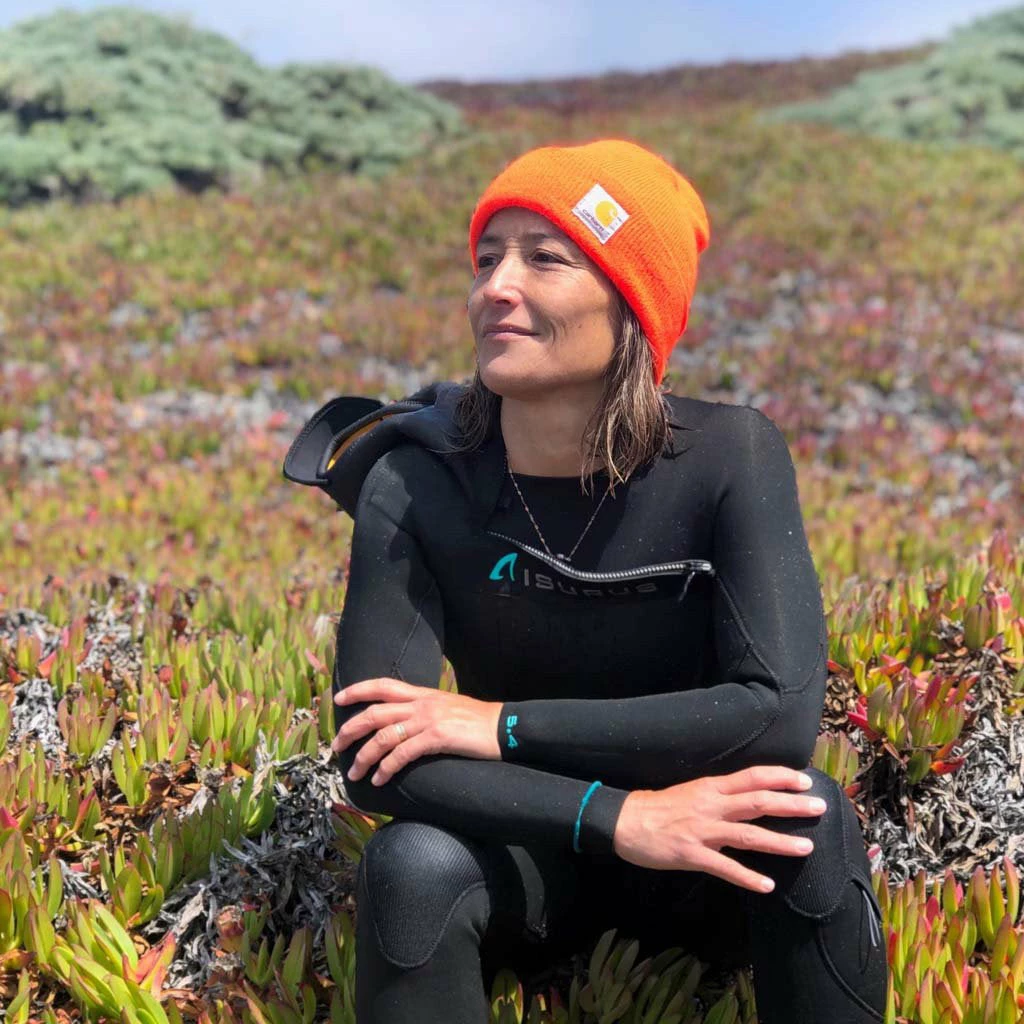 Isurus Ti-Ember Womens 5.4 Hooded Chest Zip Wetsuit - Black - Image 4